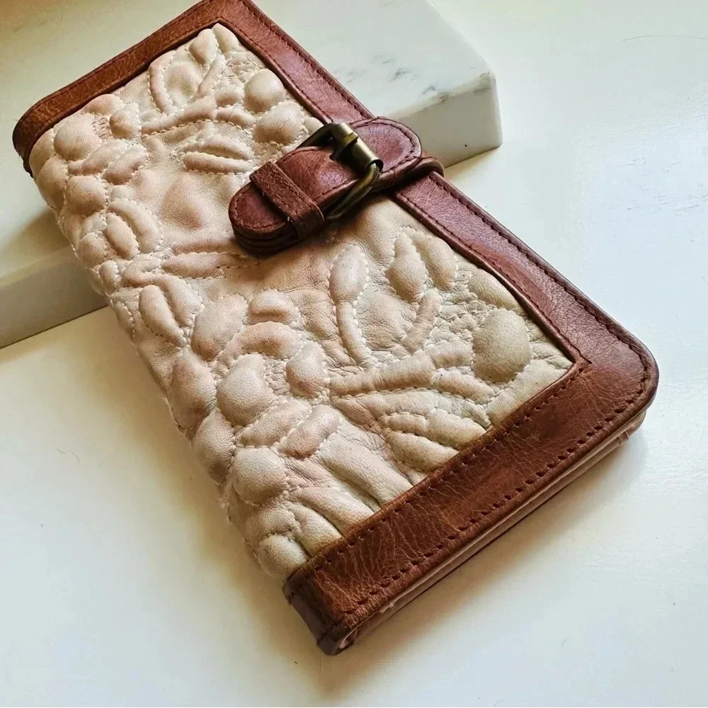 NWOT Sundance Anabaglish Leather Large Wallet